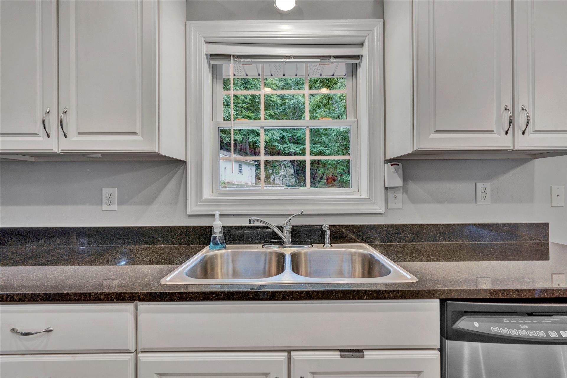 4232 Carr Rouse Road Roanoke, VA 24014 - Photo 15 of 47 12-DSC2270