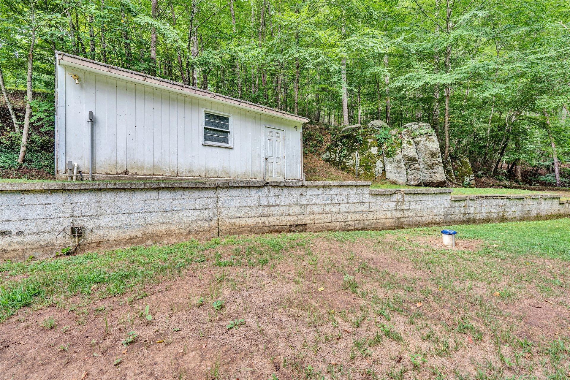 4232 Carr Rouse Road Roanoke, VA 24014 - Photo 37 of 47 34-DSC2342