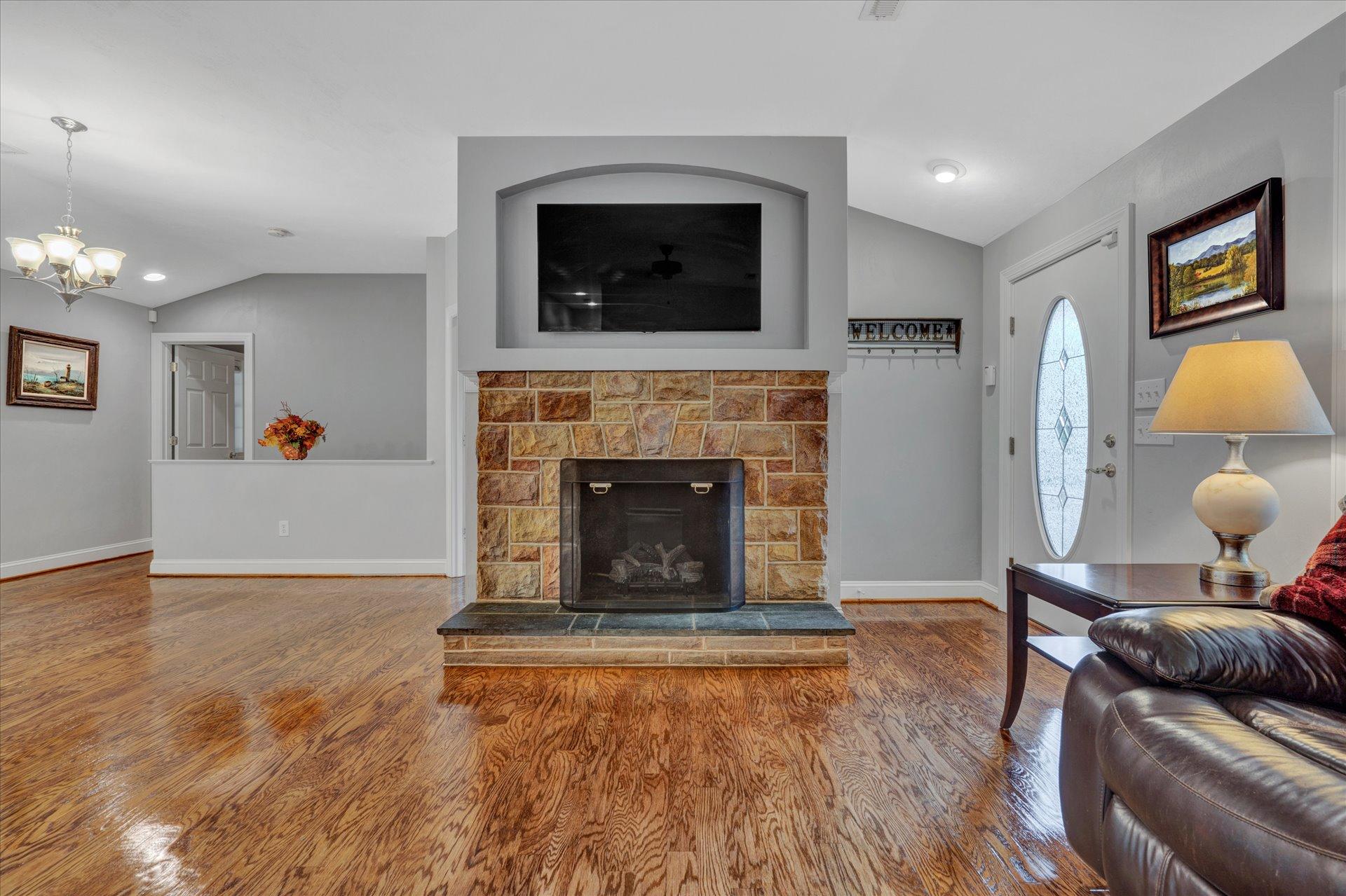 4232 Carr Rouse Road Roanoke, VA 24014 - Photo 10 of 47 07-DSC2255