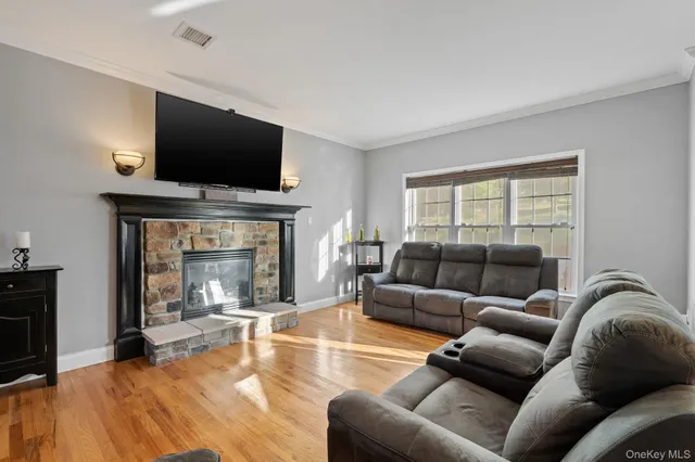 $875,000 | 4 Makan Road, Monroe, NY 10950