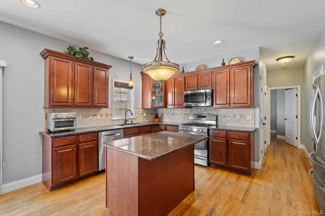 $875,000 | 4 Makan Road, Monroe, NY 10950