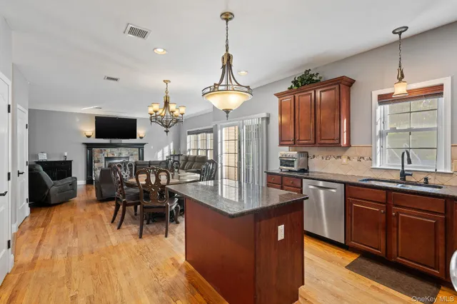 $875,000 | 4 Makan Road, Monroe, NY 10950