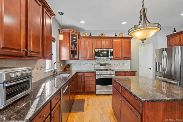 $875,000 | 4 Makan Road, Monroe, NY 10950