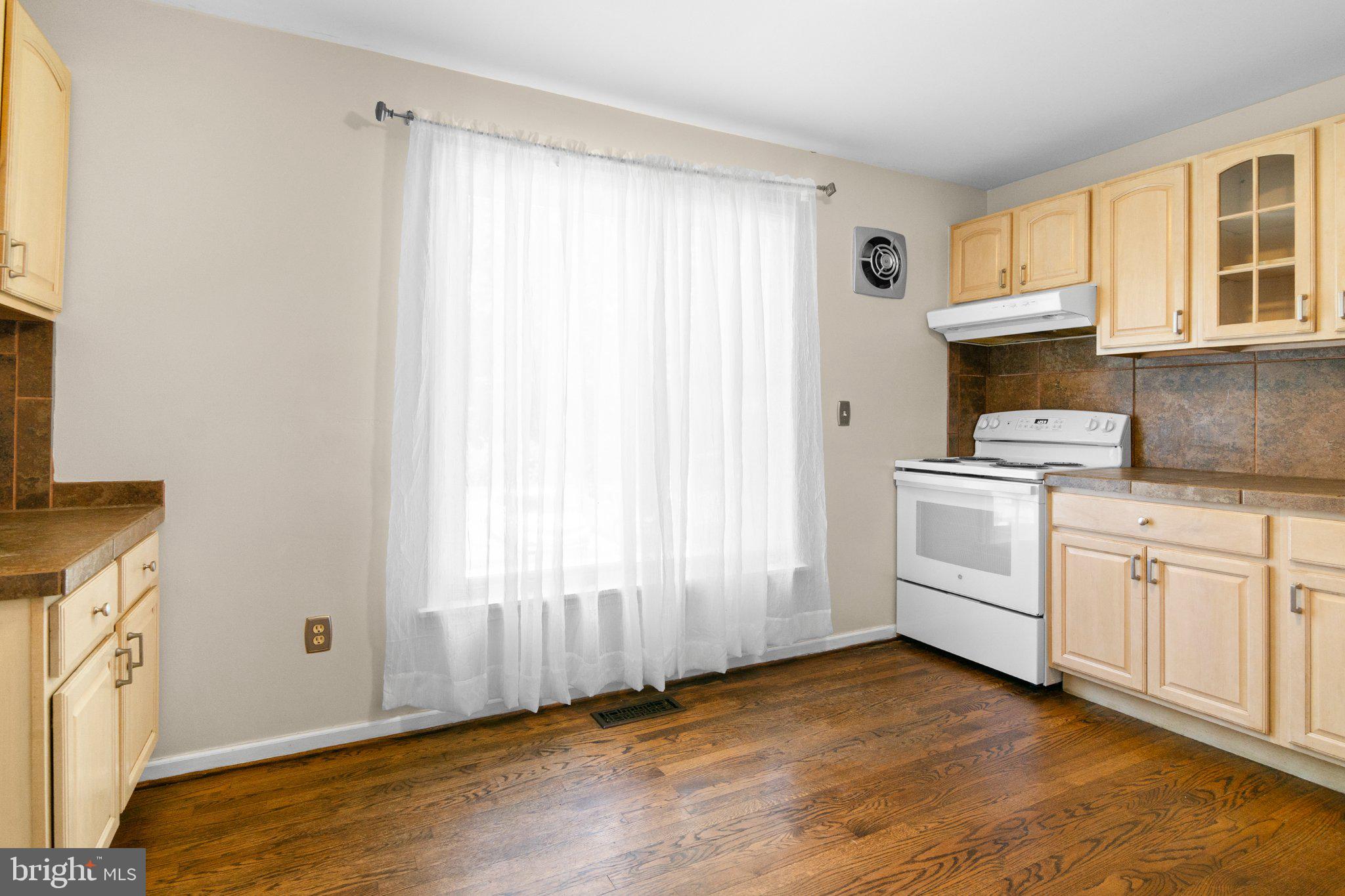 11 Strabane Court Baltimore, MD 21234 - Photo 45 of 45 Bright and inviting kitchen space.