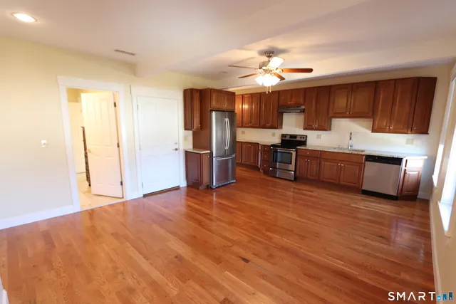 $2,200 | 67 Warren Street, Unit 2, New Haven, CT 06511