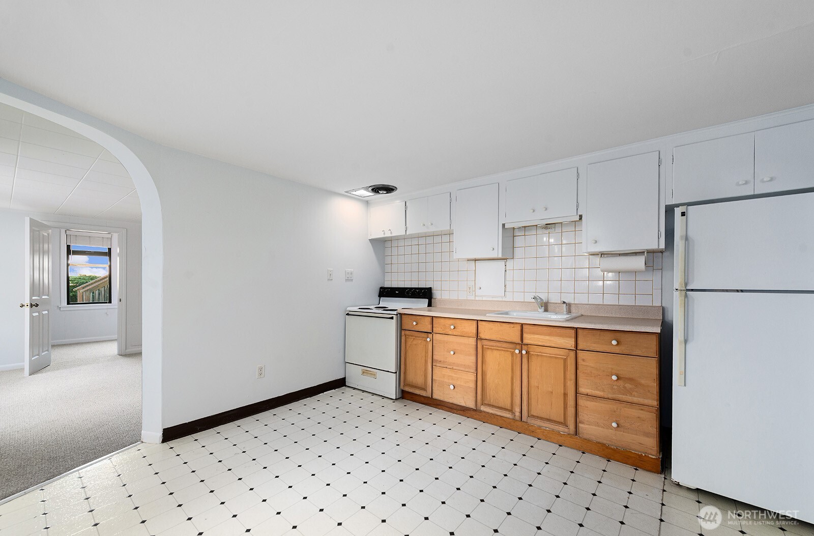 7818 Stroud Avenue North Seattle, WA 98103 - Photo 15 of 35