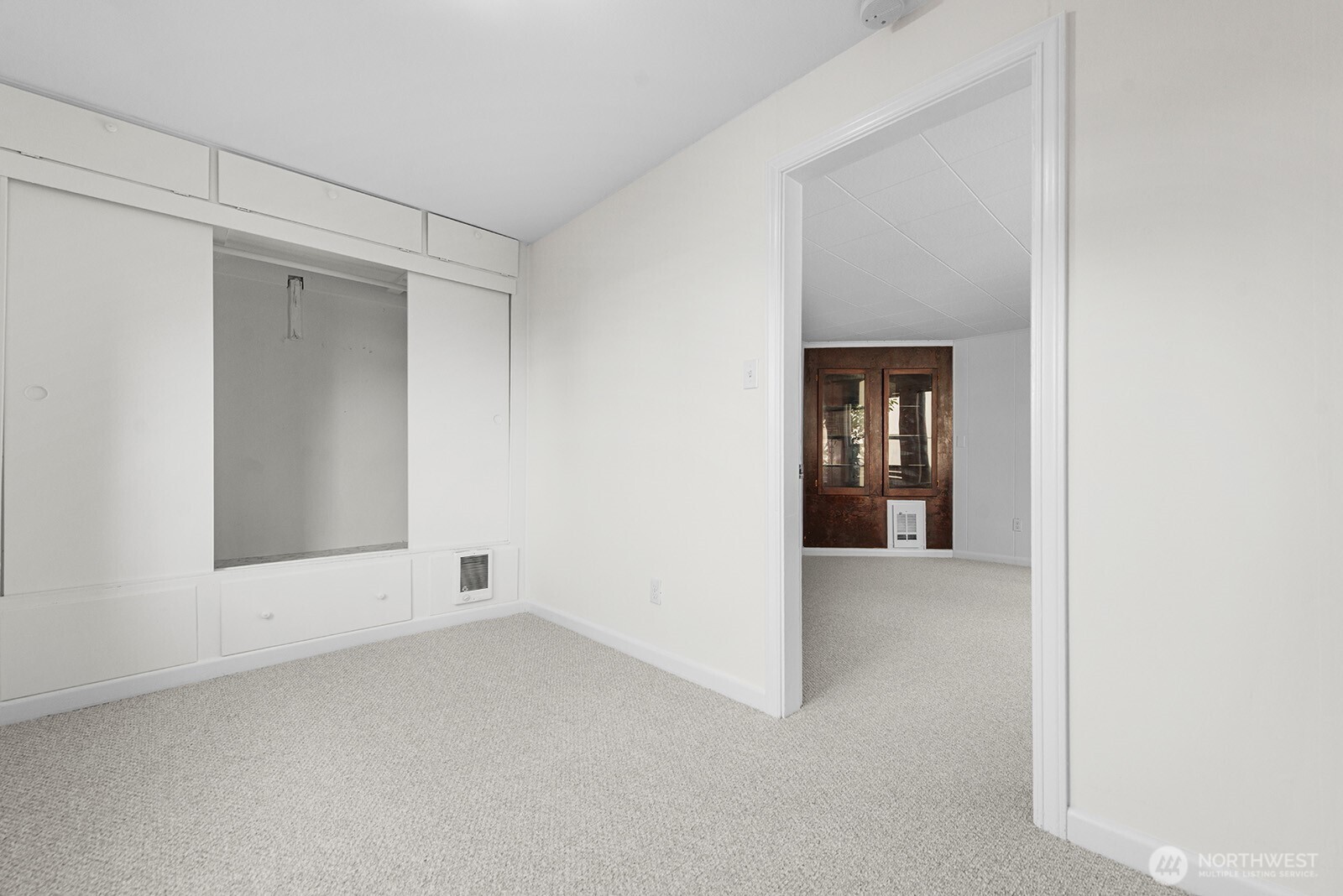 7818 Stroud Avenue North Seattle, WA 98103 - Photo 20 of 35