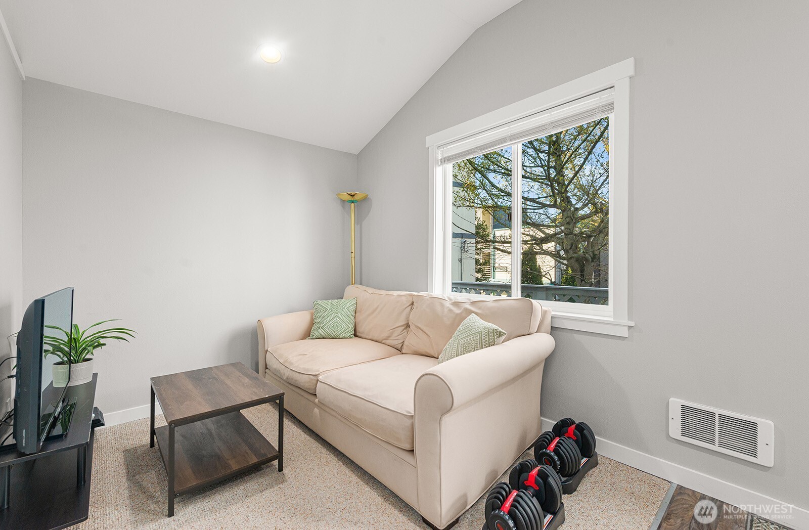 7818 Stroud Avenue North Seattle, WA 98103 - Photo 27 of 35