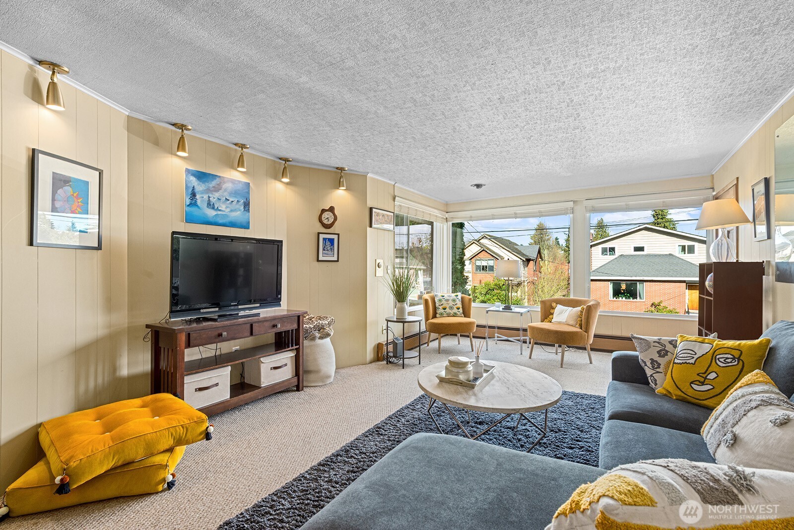 7818 Stroud Avenue North Seattle, WA 98103 - Photo 4 of 35