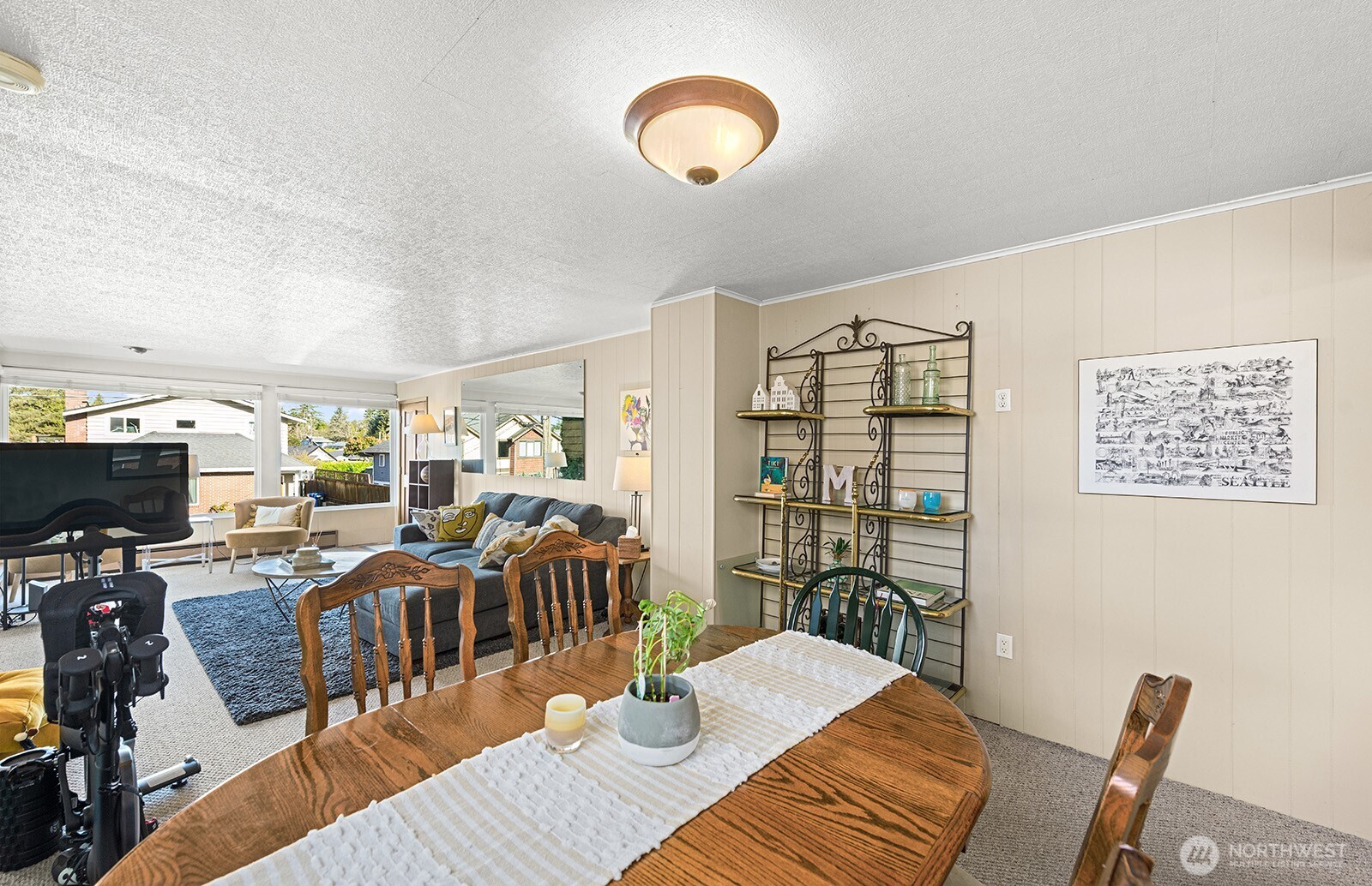 7818 Stroud Avenue North Seattle, WA 98103 - Photo 7 of 35