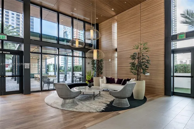 $3,000 | 650 Northeast 2nd Avenue, Unit 305, Miami, FL 33132