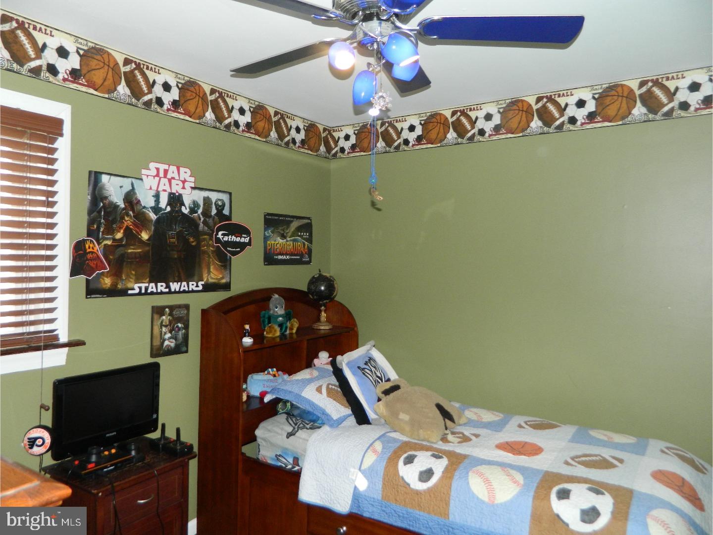 2738 Axe Factory Road Philadelphia, PA 19152 - Photo 15 of 21 Bedroom 3