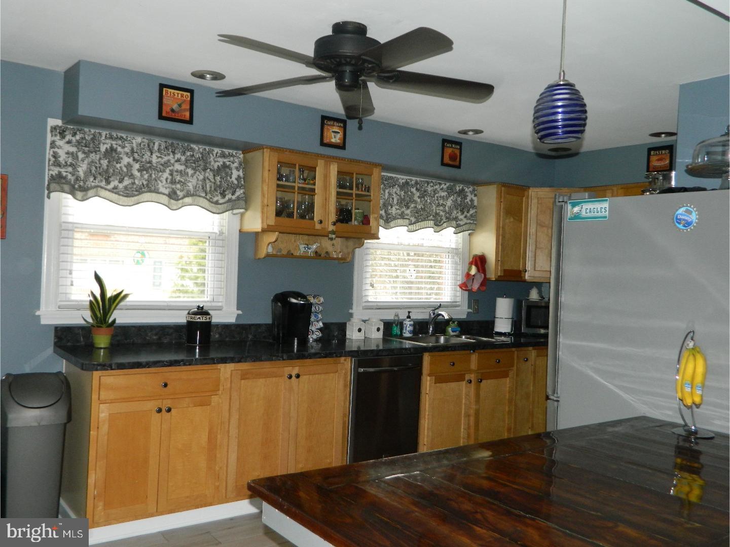 2738 Axe Factory Road Philadelphia, PA 19152 - Photo 6 of 21 Kitchen