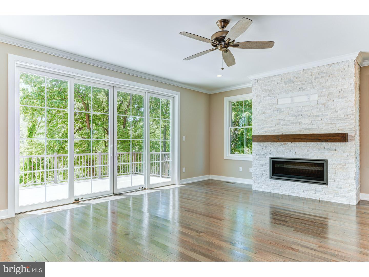 170 Old York Road, Unit 4 New Hope, PA 18938 - Photo 6 of 24 Living Room