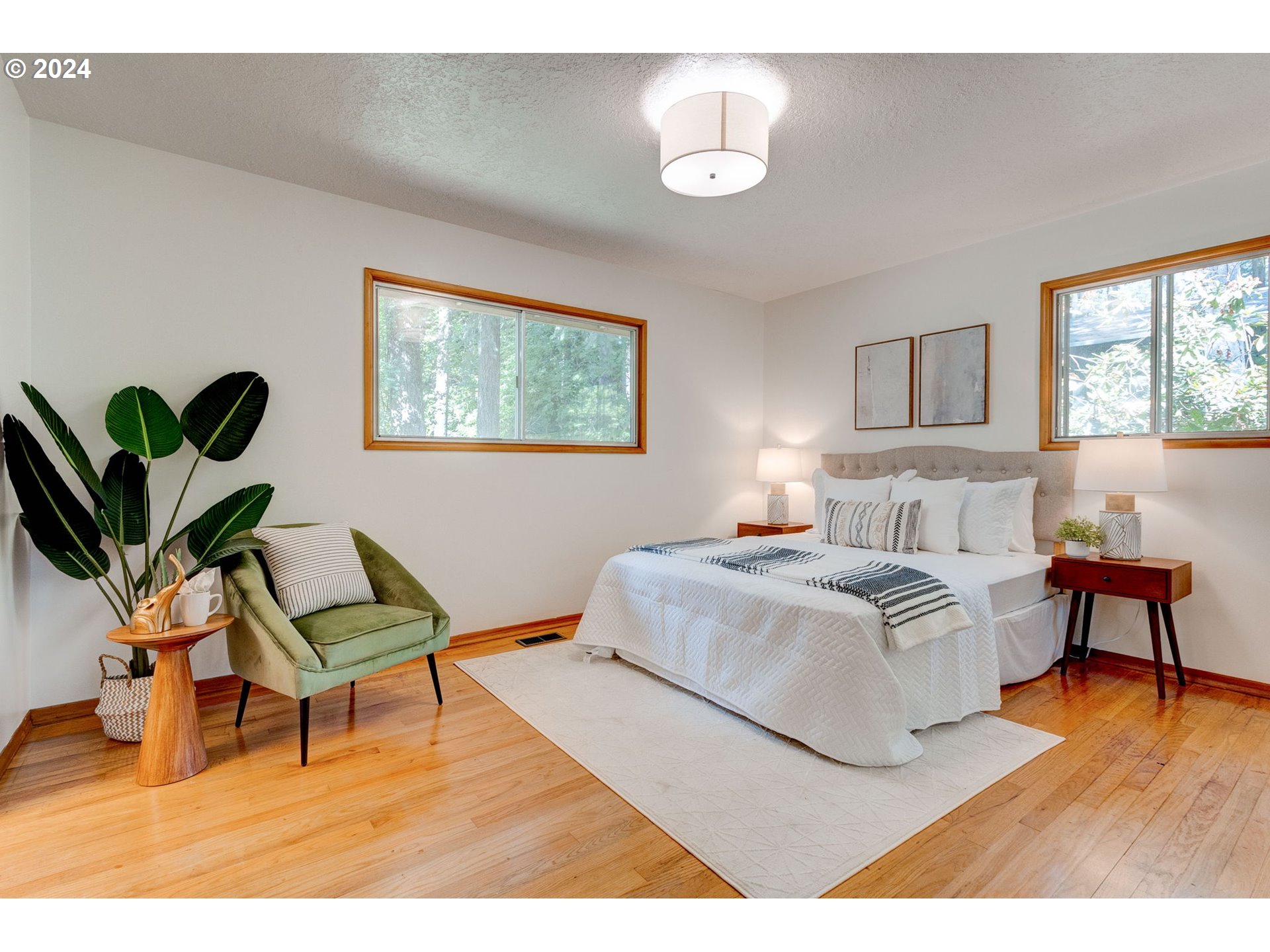 13735 Southwest Hargis Road Beaverton, OR 97008 - Photo 11 of 27 Primary Bedroom