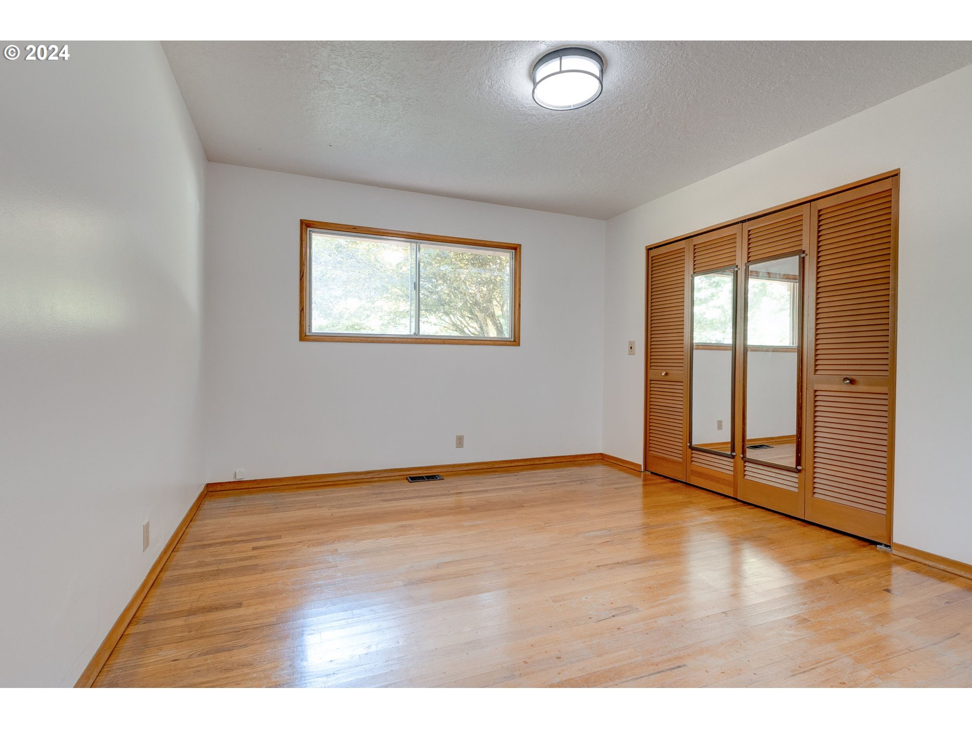 13735 Southwest Hargis Road Beaverton, OR 97008 - Photo 14 of 27 Bedroom