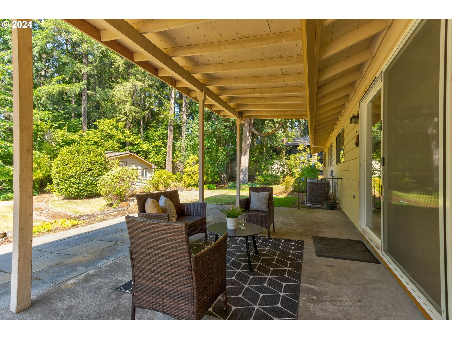 13735 Southwest Hargis Road Beaverton, OR 97008 - Photo 17 of 27 Patio