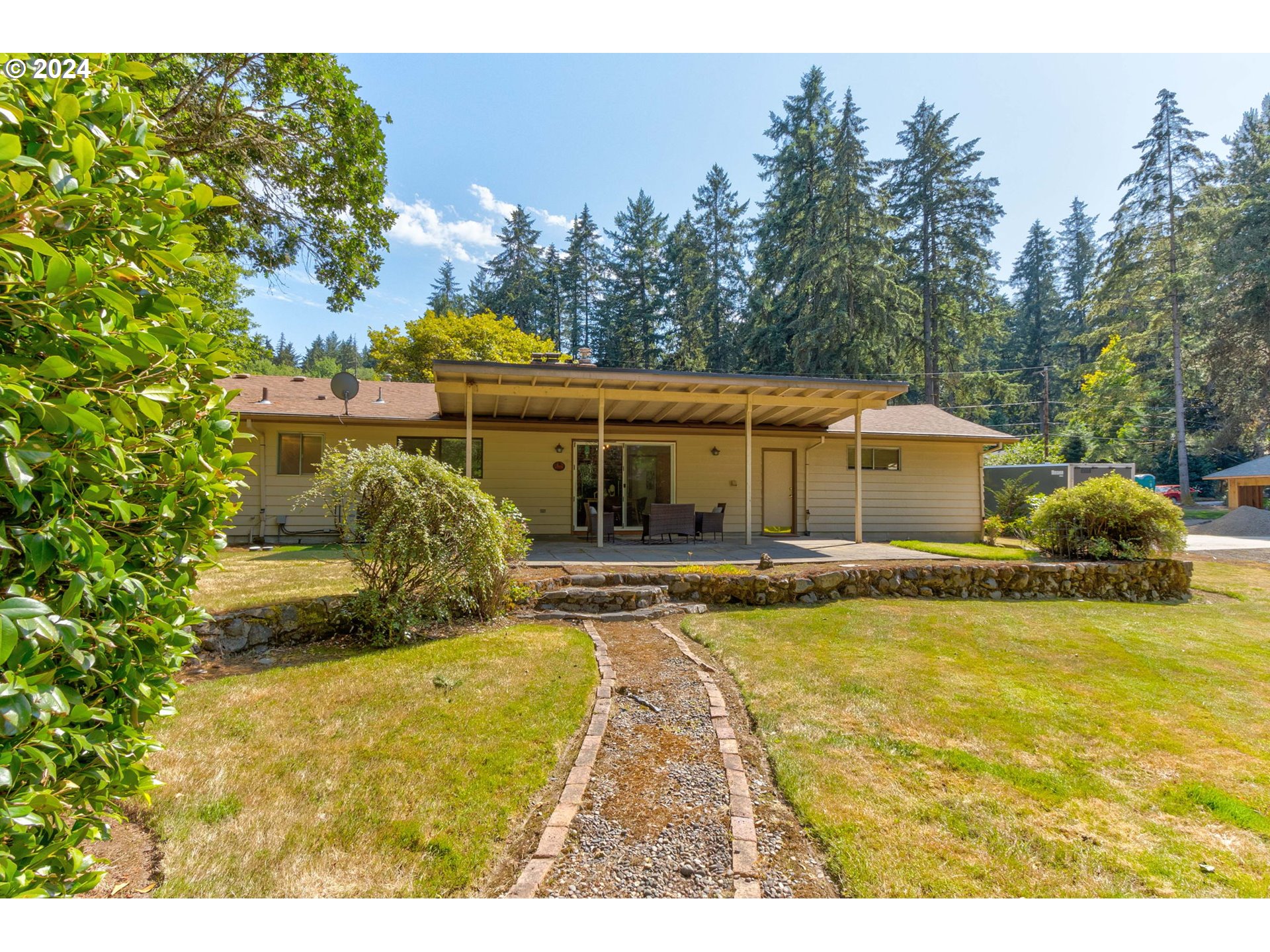 13735 Southwest Hargis Road Beaverton, OR 97008 - Photo 26 of 27 Backyard