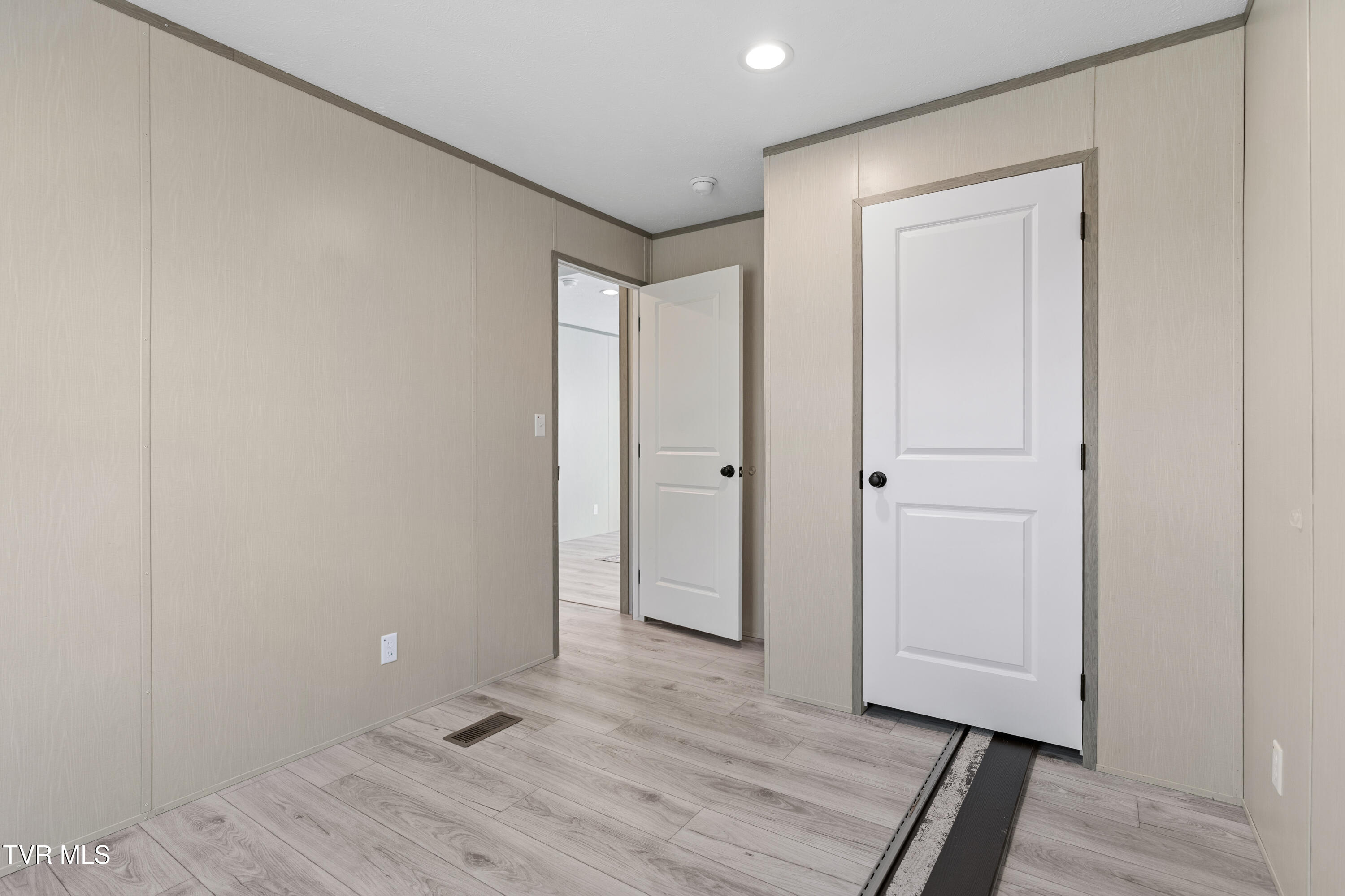 8000 Snapps Ferry Road Chuckey, TN 37641 - Photo 25 of 33 DSC08846