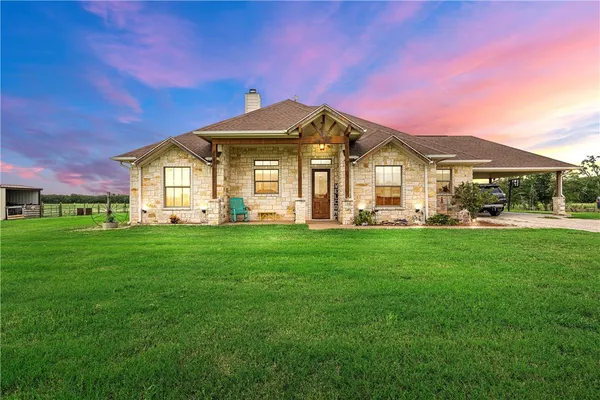 $690,000 | 102 Rd Axtell Tx 76673 Road, Mount Calm, TX 76673
