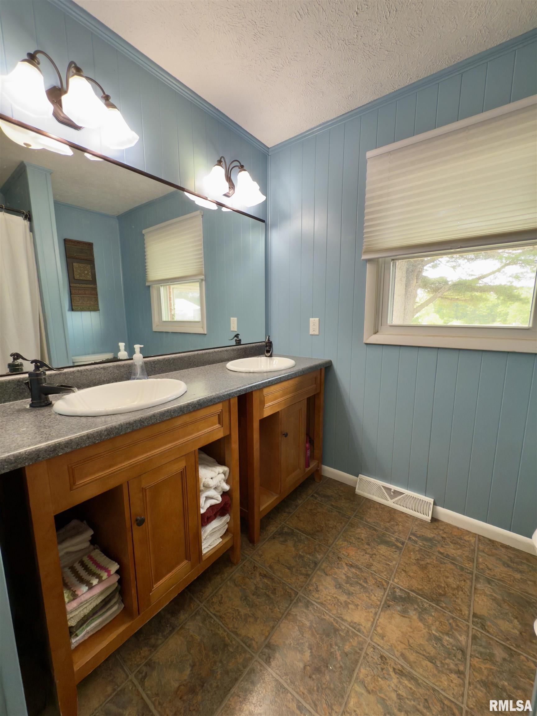 1225 Stanton Airport Road Riverton, IL 62561 - Photo 28 of 55