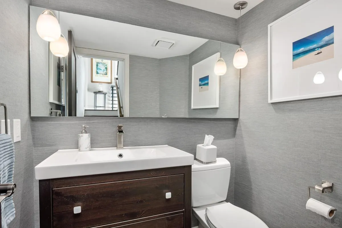 960 Intrepid Court Del Mar, CA 92014 - Photo 16 of 32