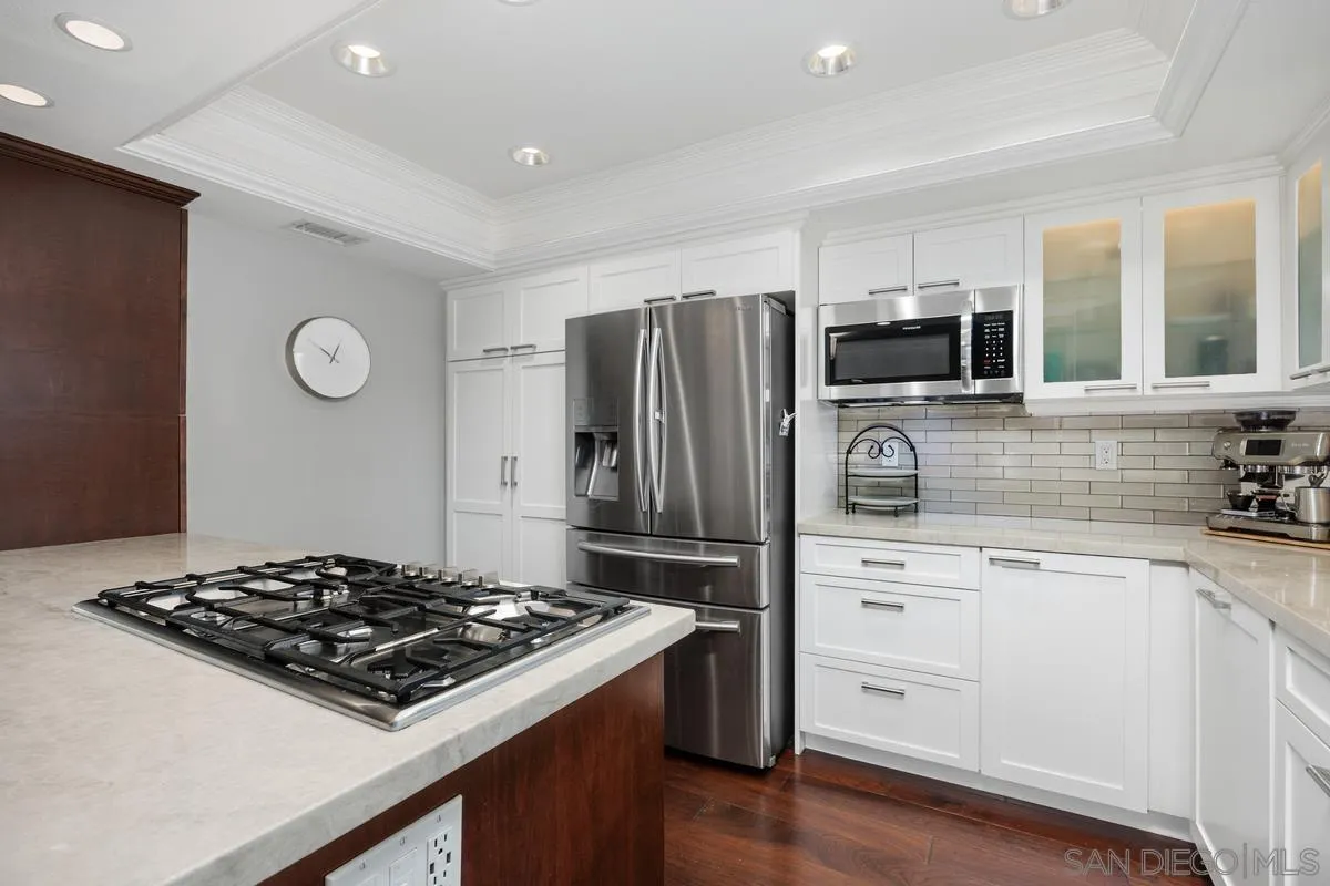 960 Intrepid Court Del Mar, CA 92014 - Photo 4 of 32