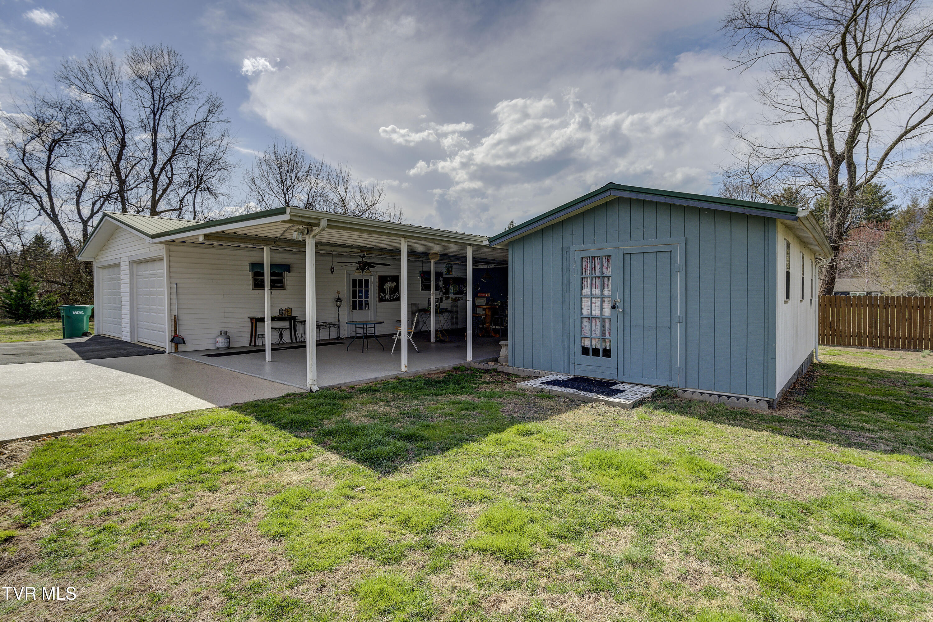 121 Smith Avenue Erwin, TN 37650 - Photo 29 of 38 Smith2-27