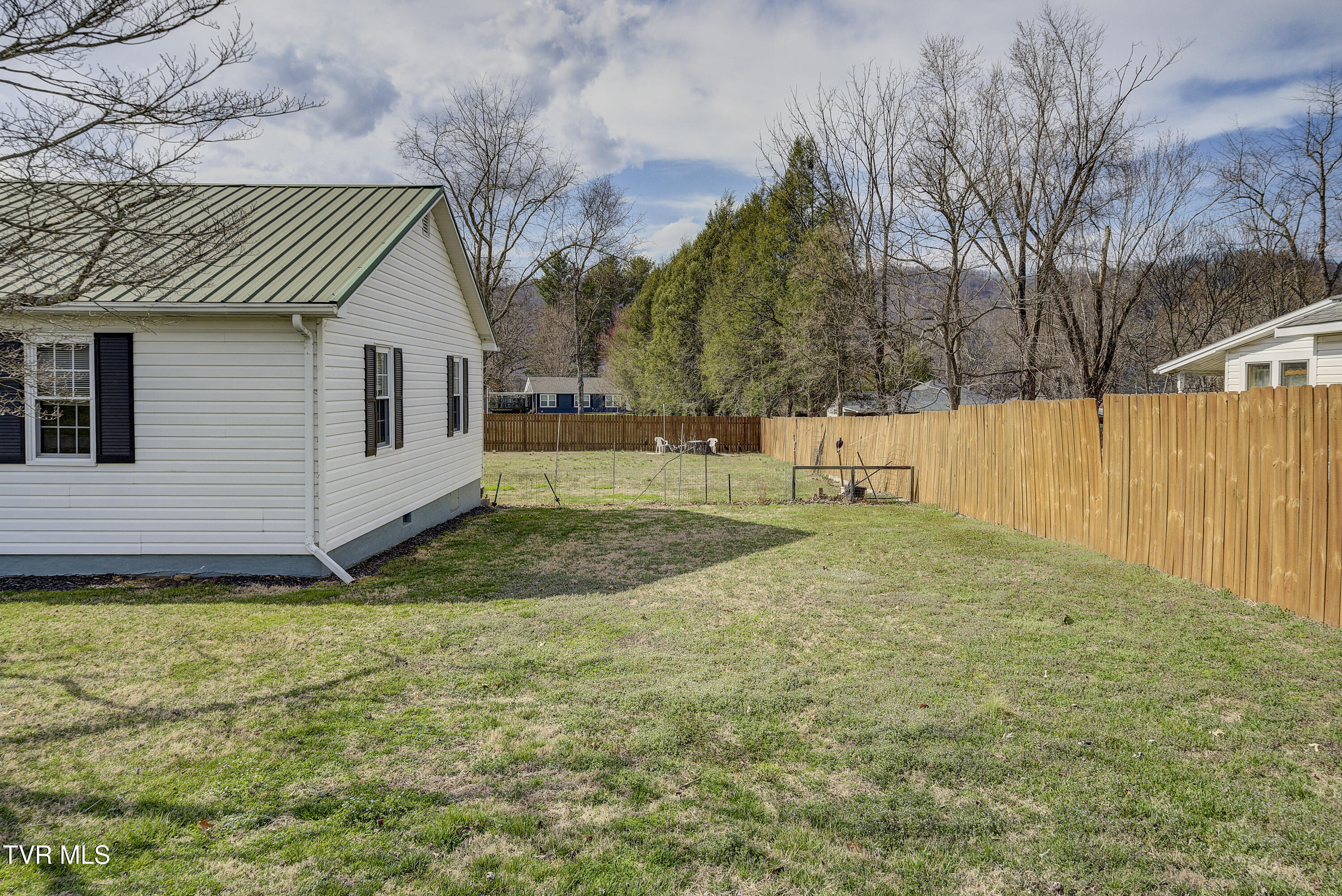 121 Smith Avenue Erwin, TN 37650 - Photo 38 of 38 Smith2-37