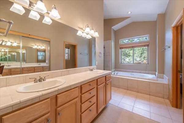 $1,399,000 | 11975 Brookstone Drive, Truckee, CA 96161