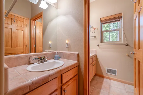 $1,399,000 | 11975 Brookstone Drive, Truckee, CA 96161