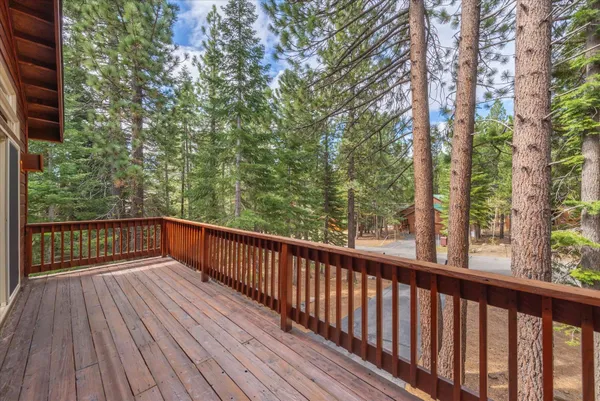 $1,399,000 | 11975 Brookstone Drive, Truckee, CA 96161