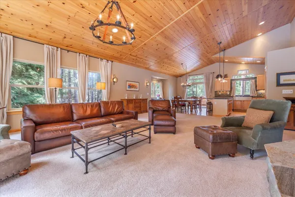 $1,399,000 | 11975 Brookstone Drive, Truckee, CA 96161