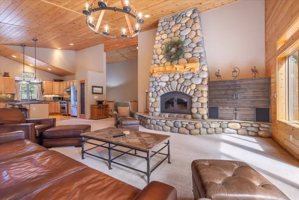$1,399,000 | 11975 Brookstone Drive, Truckee, CA 96161