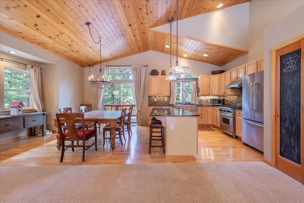 $1,399,000 | 11975 Brookstone Drive, Truckee, CA 96161