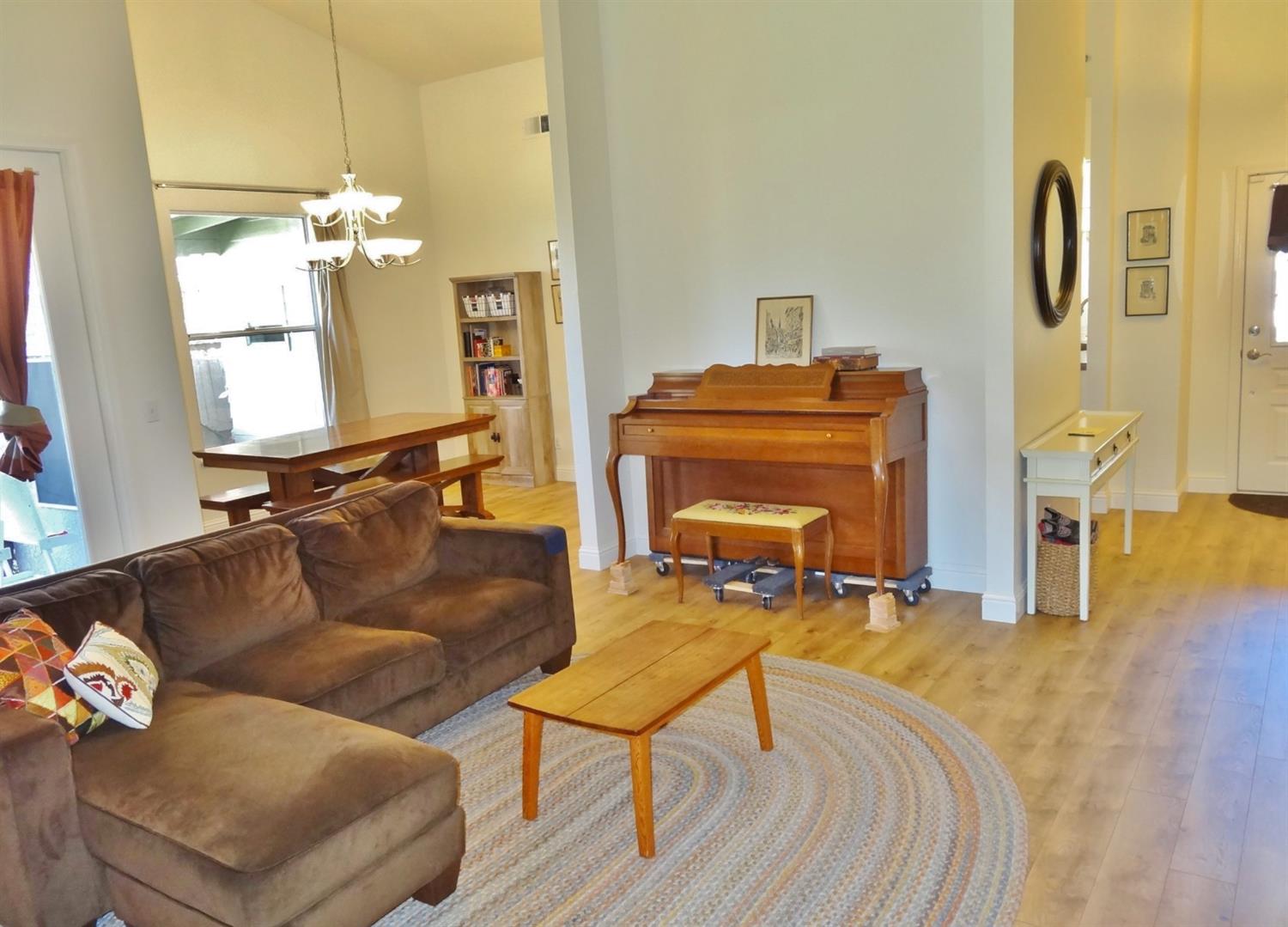 259 West Huntsman Avenue Reedley, CA 93654 - Photo 10 of 48 Gallery Image 10