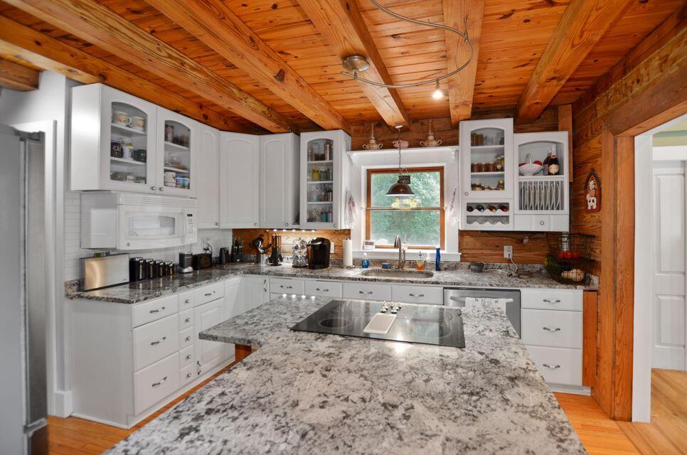 370 Society Road McClellanville, SC 29458 - Photo 10 of 22 20210723131725300255000000-o