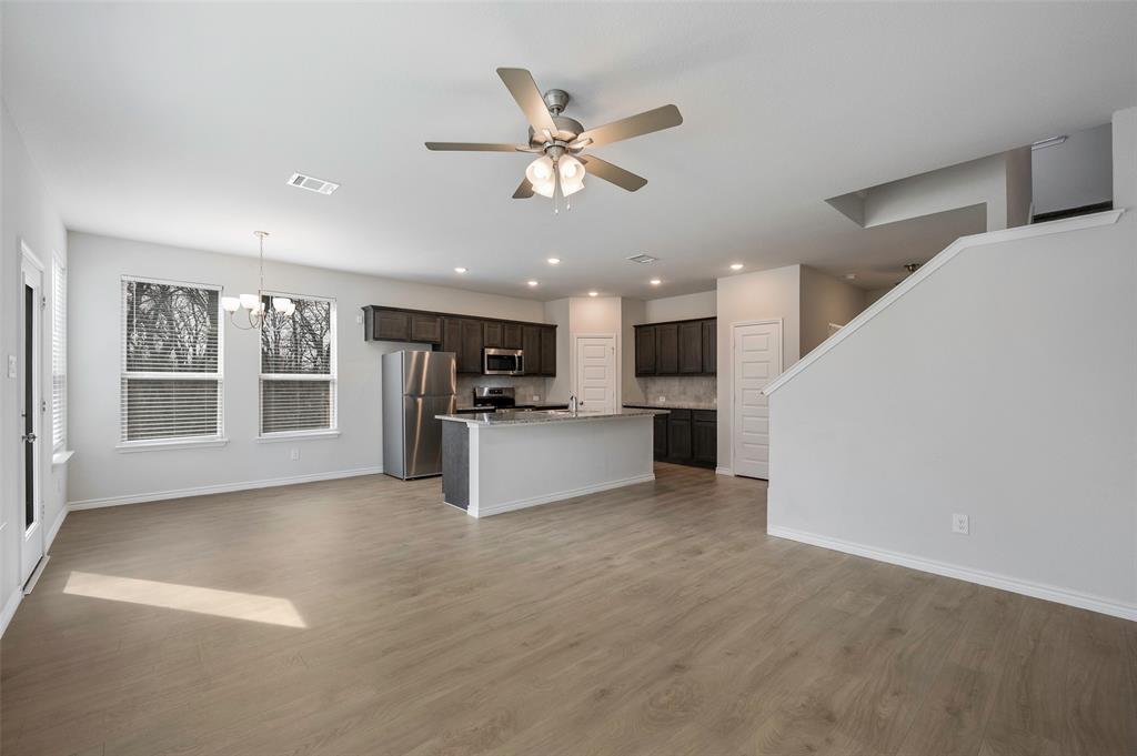 519 Mockingbird Lane Denton, TX 76209 - Photo 4 of 17
