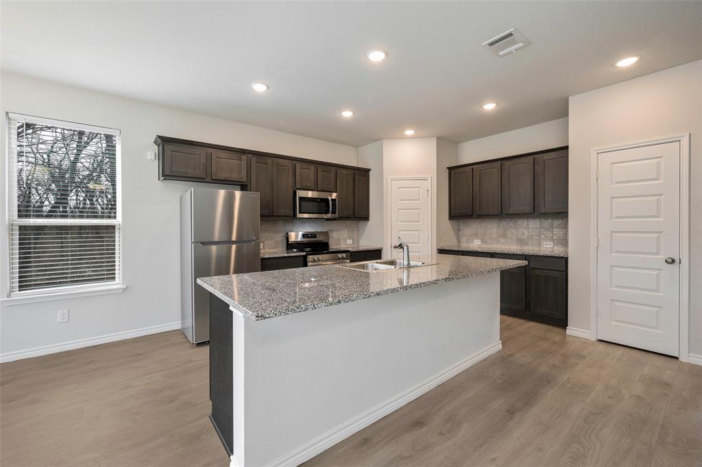 519 Mockingbird Lane Denton, TX 76209 - Photo 5 of 17