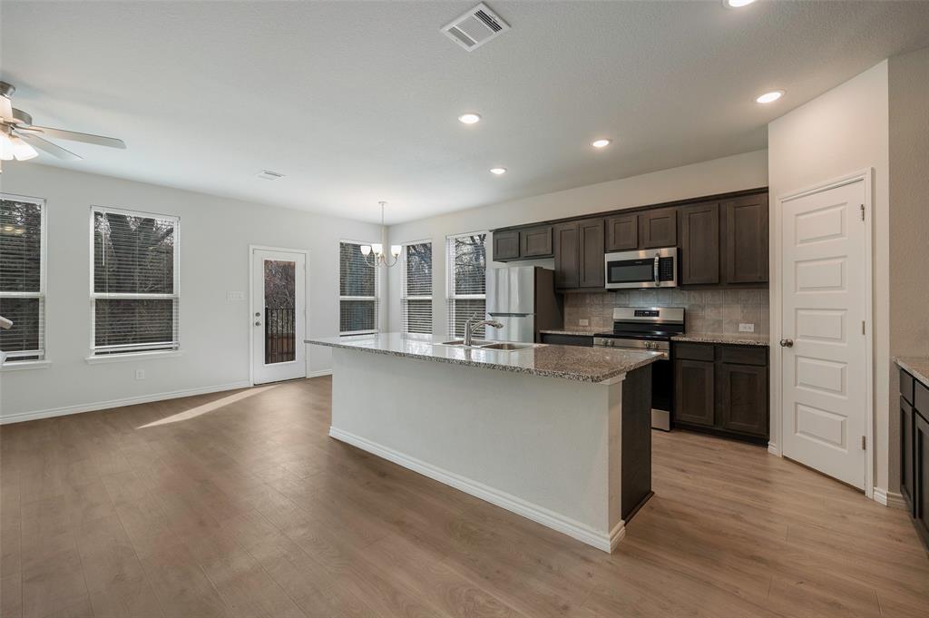 519 Mockingbird Lane Denton, TX 76209 - Photo 6 of 17