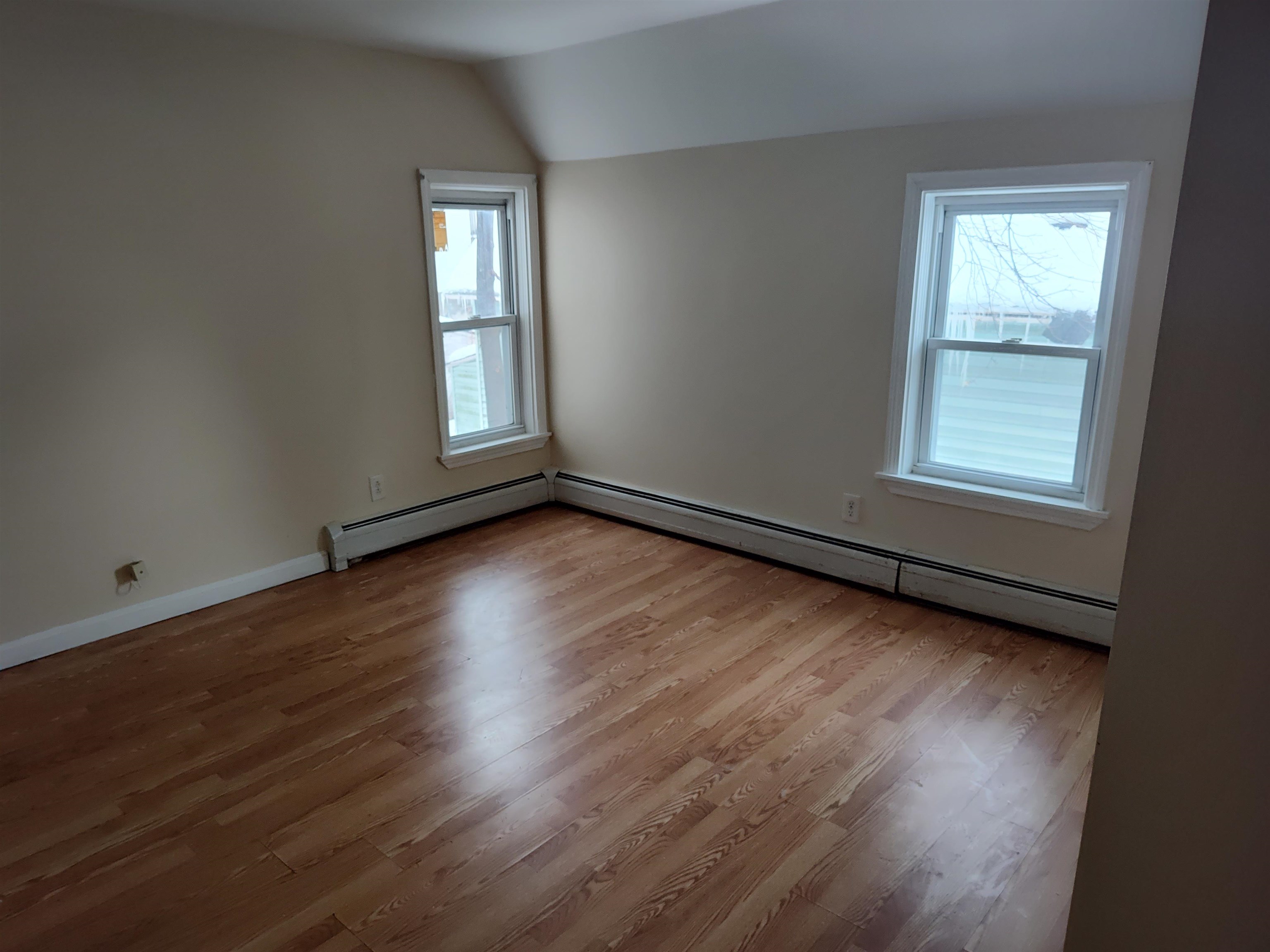 426 Manchester Street Manchester, NH 03103 - Photo 4 of 14