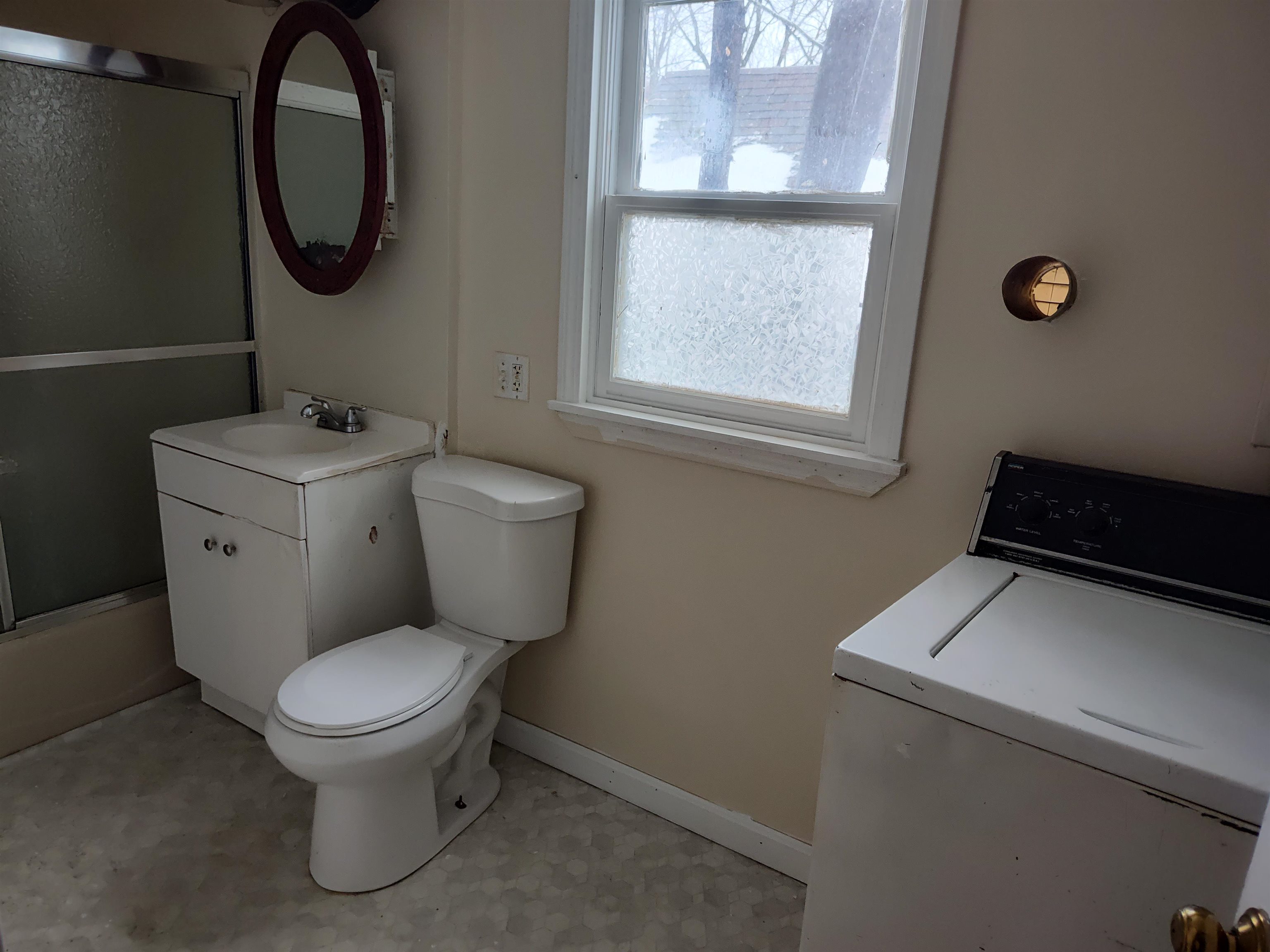 426 Manchester Street Manchester, NH 03103 - Photo 6 of 14