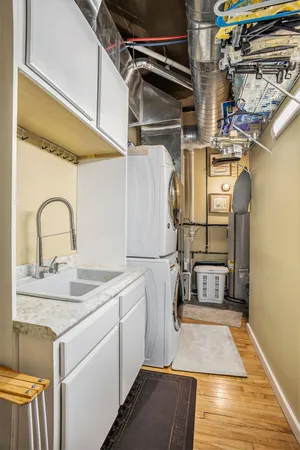 $335,000 | 109 West Washington Avenue, Unit 8, Jackson, MI 49201