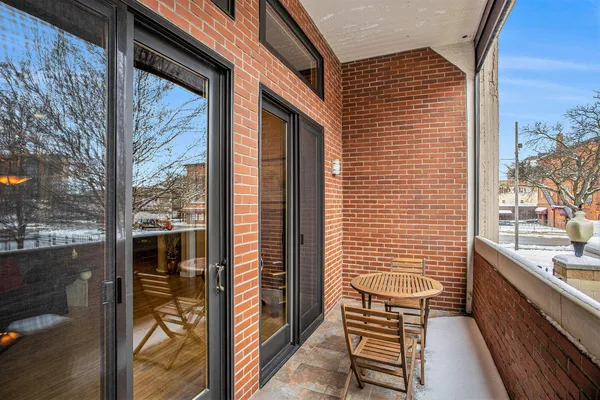 $335,000 | 109 West Washington Avenue, Unit 8, Jackson, MI 49201