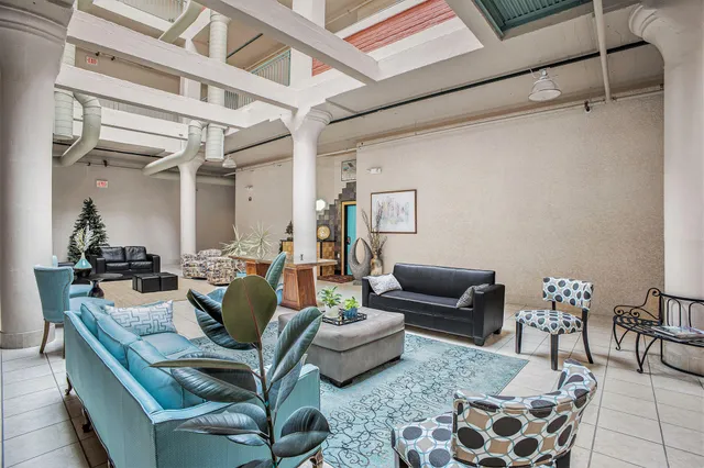 $349,900 | 109 West Washington Avenue, Unit 8, Jackson, MI 49201