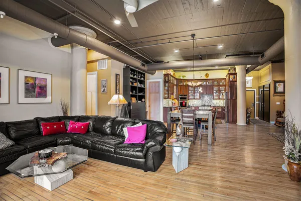 $335,000 | 109 West Washington Avenue, Unit 8, Jackson, MI 49201