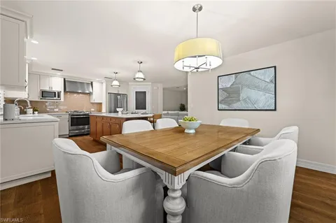 $1,900,000 | 2499 10th Street North, Naples, FL 34103