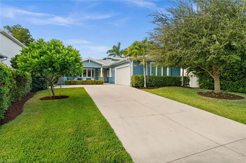 $1,900,000 | 2499 10th Street North, Naples, FL 34103