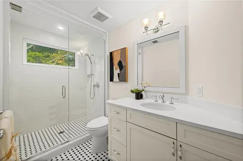 $1,900,000 | 2499 10th Street North, Naples, FL 34103