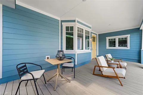 $1,900,000 | 2499 10th Street North, Naples, FL 34103